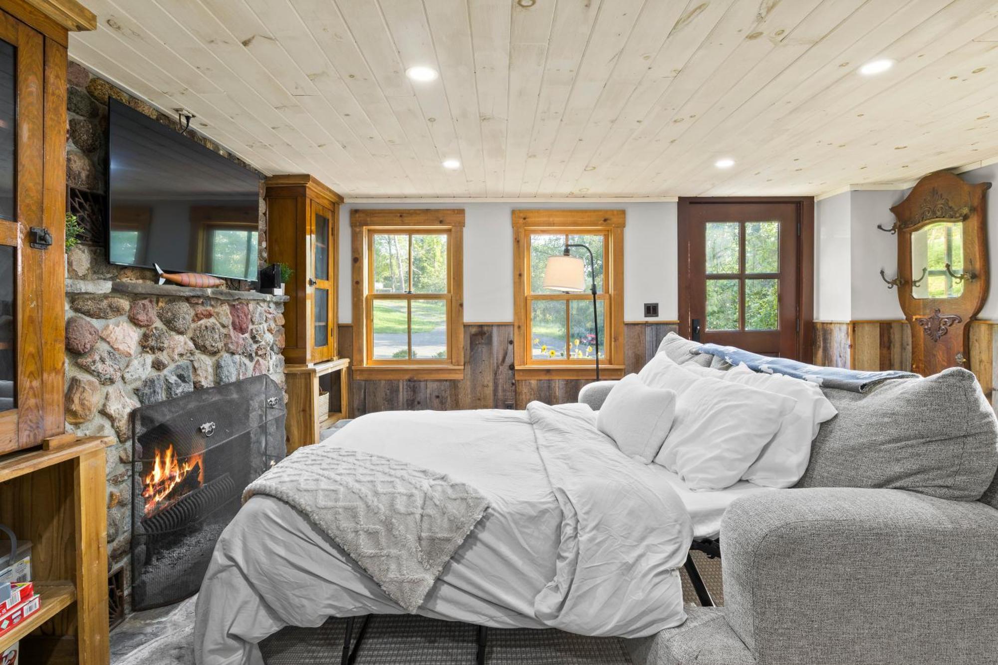 Cozy Two Bedroom Home On Canandaigua Lake Rushville ภายนอก รูปภาพ